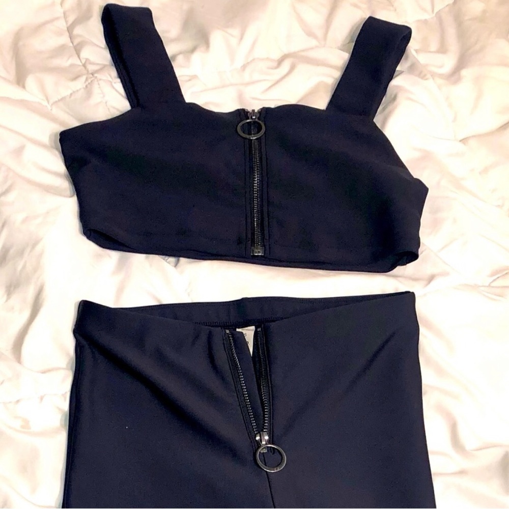 ALO Yoga Black Detail Leggings Size S
